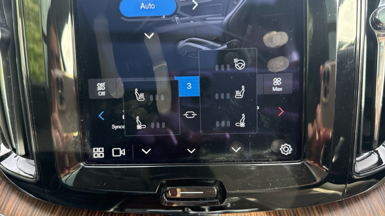 Volvo XC60 2.0 B5P Ultimate Dark 5dr AWD Geartronic Petrol Estate